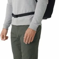 Fjällräven Fjällräven Ulvö 30 Rolltop Backpack, Zwart -Deuter Winkel fjaellraeven ulvoe 30 rolltop backpack black 4