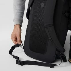 Fjällräven Fjällräven Ulvö 30 Rolltop Backpack, Zwart -Deuter Winkel fjaellraeven ulvoe 30 rolltop backpack black 6